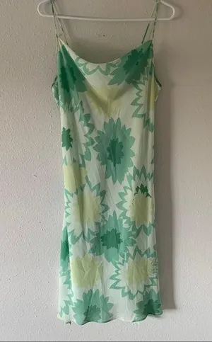 Express fancy sundress with spaghetti straps and slits thumbnail 1