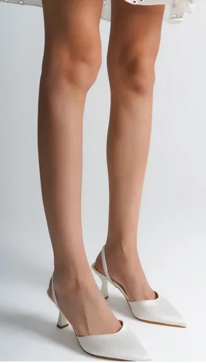 Eleanor Rose White Pointed thumbnail 1