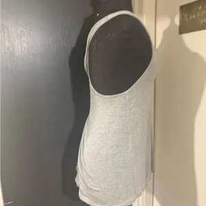 Free People Gray Sleeveless Racerback Top 💜🦭 thumbnail 2