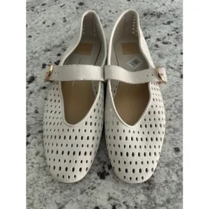 Dolce Vita Mikel Perforated Suede Mary Jane Ballet Flats Creme Ivory Size 9 thumbnail 2