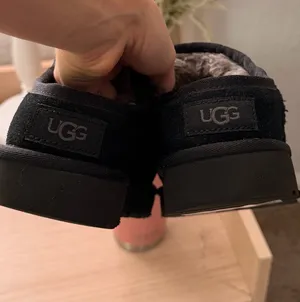 UGG Mini Boots thumbnail 2
