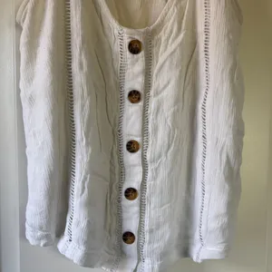 Hollister Ivory Button-Up Camisole / A59 thumbnail 2