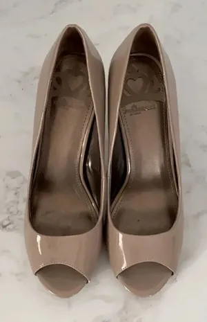 Fergalicious heels EUC    thumbnail 1