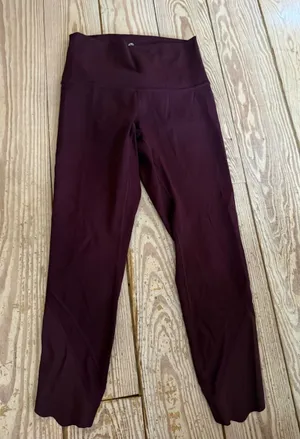 Lululemon Tight Stuff Tight II Scallop Leggings reversible no size dot size 6 thumbnail 1