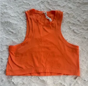 Lululemon Crop Top Tank thumbnail 1