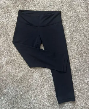 Lululemon Black Crop Capris Leggings 21" thumbnail 4
