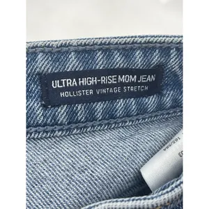 Hollister Co Jeans Womens Size 00R Ultra High-Rise Mom Jean Blue Denim Q0007‎ thumbnail 3