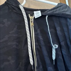 FINAL MARKDOWN Black Camo Zip-Up Hoodie xl thumbnail 3