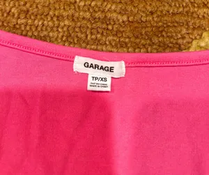 Garage NWOT Clothing Gabrielle V-Neck Tee Low Cut Crop Top Pink Size XS thumbnail 2