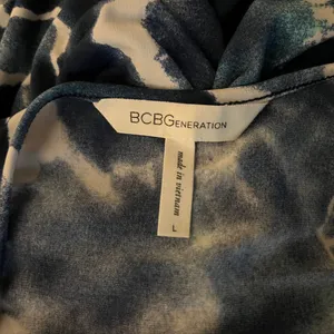 BCBGeneration Blue Tie-Dye Print Jumpsuit Size L thumbnail 6