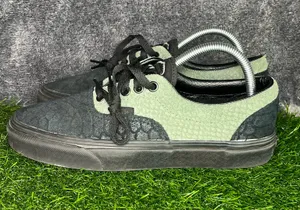 Vans x Harry Potter Low Top Sneakers Green Black | Men’s 7 Women’s 8.5 thumbnail 1