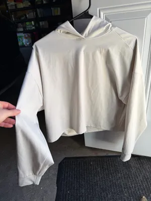 under armour cropped movement hoodie thumbnail 1