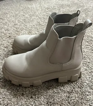 chunky chelsea boots Size 9 thumbnail 4
