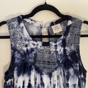 Knox Rose | Blue & White Tie-Dye Lace Accented Sleeveless Top | Large thumbnail 4