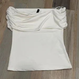 H&M Divided Off Shoulder Ruched Top Size S White Draped Minimalist Blouse thumbnail 1