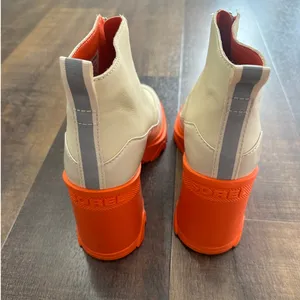 Sorel Women's Brex Orange Heel Lug Sole Chelsea Boots Size 9 thumbnail 4