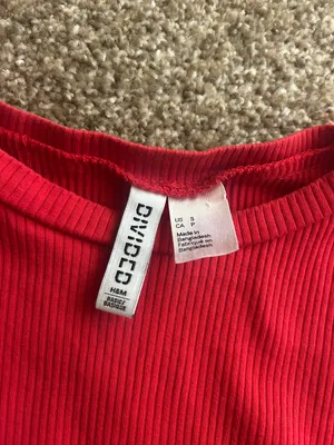 red crop top thumbnail 3