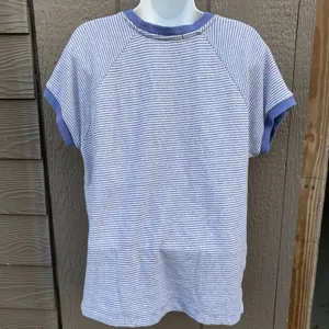 Women’s size large marine layer Blanchard crew neck top blue and white thumbnail 3