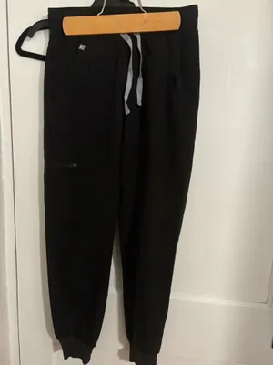 Black Zamora FIGS Jogger Scrub Pants Women’s thumbnail 3