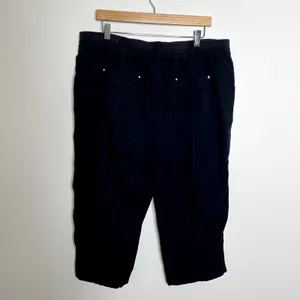 JM Collection Black Cargo Capri Pants thumbnail 3