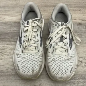 Brooks Gray & White Adrenaline GTS 22 Supportive Running Shoe Women's Size 8.5 thumbnail 2