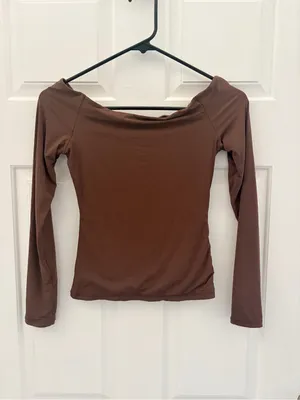 Sukksess Off-Shoulder Long Sleeve Top in Brown thumbnail 4