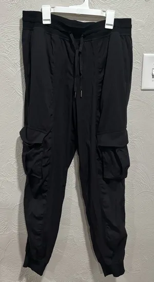 Lululemon Dance Studio Relaxed-Fit Mid-Rise Cargo Jogger Black Size Medium thumbnail 1