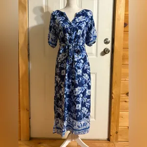 LOFT V-Neck Blue and White Floral Tie-Waist Maxi with slit sides. Size Small thumbnail 3