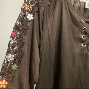 New York Laundry Womens Sheer Top Blouse XL Brown Lace Sleeves Jeweled Flowers thumbnail 6