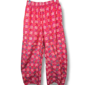 NEW FP Movement Free People Game Day Meadow Red Patter Printed Barrel Leg Pants thumbnail 5