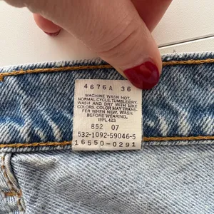 Levi VtG 90s 550‎ Jeans Light Wash Relaxed Fit Denim Women's Size 12 Medium thumbnail 5