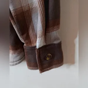 Rue21 Brown Plaid Sherpa-Lined Shacket‎ XS thumbnail 8