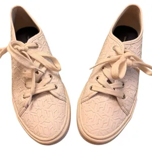 Tommy Hilfiger Toni Monogram Canvas Sneakers White Lace Up Women's 8.5M in GUC thumbnail 3