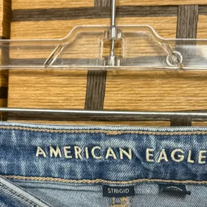 American‎ Eagle Mom Jeans Size 8 Short thumbnail 6