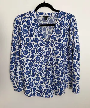 Ann Taylor Blue and white Popover Women's blouse size MP thumbnail 1