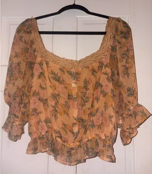 American Eagle Floral Blouse thumbnail 1