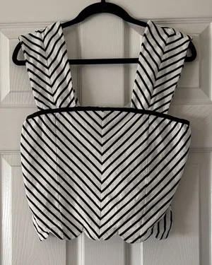 Anthropologie Black & White Chevron Scallop Crop Top thumbnail 1