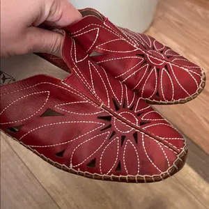 Pikolinos‎ Jerez Floral Leather Cut-Out Detail Moccasin Loafers Red 37 (7) thumbnail 7