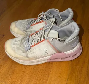 Women’s On Cloud Shoes thumbnail 1