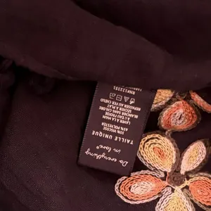 DO EVERYTHING IN LOVE Embroidered Floral Kimono Wrap Black Bohemian One Size thumbnail 12