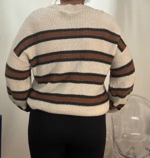 American Eagle Outfitters Sweater thumbnail 6