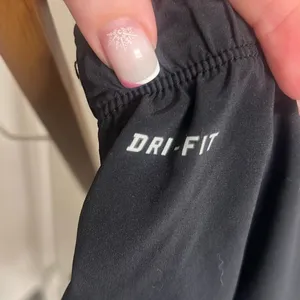 ✨NIKE Women's Phantom 2-in-1 Running Dri-Fit Sz Large Shorts✨ thumbnail 8