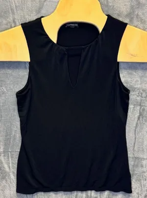 2220 | Express Keyhole Neck Sleeveless Slim Fit Blouse Black Womens S thumbnail 1