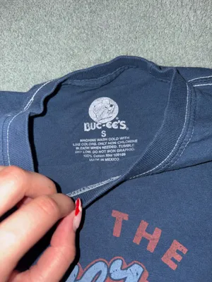 Buc-ee's T-Shirt thumbnail 3