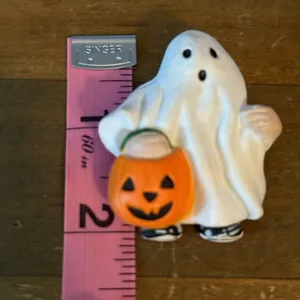 Vintage Halloween trick or treater ghost brooch thumbnail 4