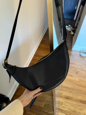 Madewell Essential Sling Crossbody Bag thumbnail 4