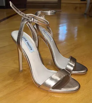 Steve Madden Gold Heels thumbnail 2