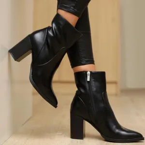Womens Black Faux Leather Pointed Toe Block Heel‎ Ankle Boots Sz 9 Zipper Bootie thumbnail 1