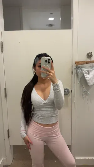Brandy Melville Flare Leggings thumbnail 2