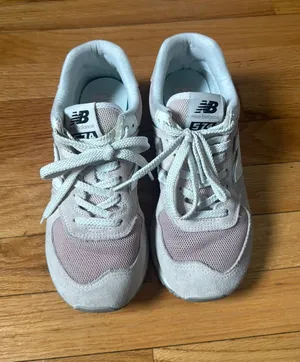 New Balance 574 pink thumbnail 1